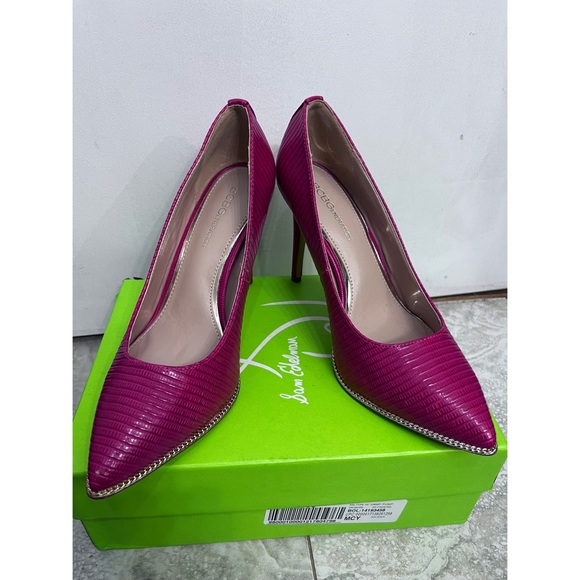 BCBG GENERATION HALLIX FLAMINGO PINK PUMPS - Picture 12 of 16
